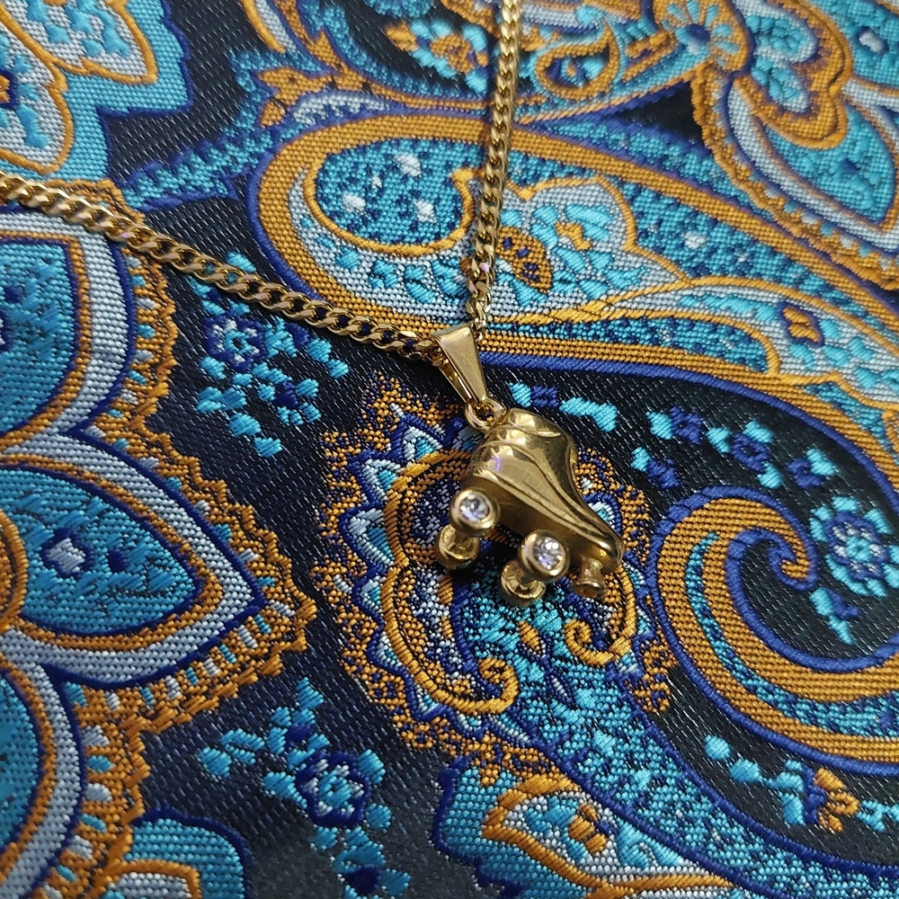 18K Roller 🛼 Skate Pendant With 18K Miami Cuban Link Chain - Picture 2 of 8